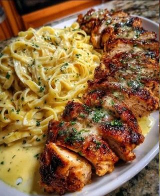 Pasta Alfredo Cremosa a la Parrilla: El Clásico Que Se Reinventa con un Toque Ahumado